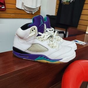 retro air Jordan V    "grape"